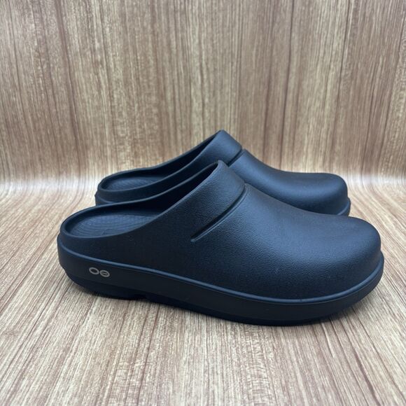 OOFOS OOcloog Womens 9 Men’s 7 Slip On Black Mules Clogs Comfort Shoes Recovery - Picture 1 of 8